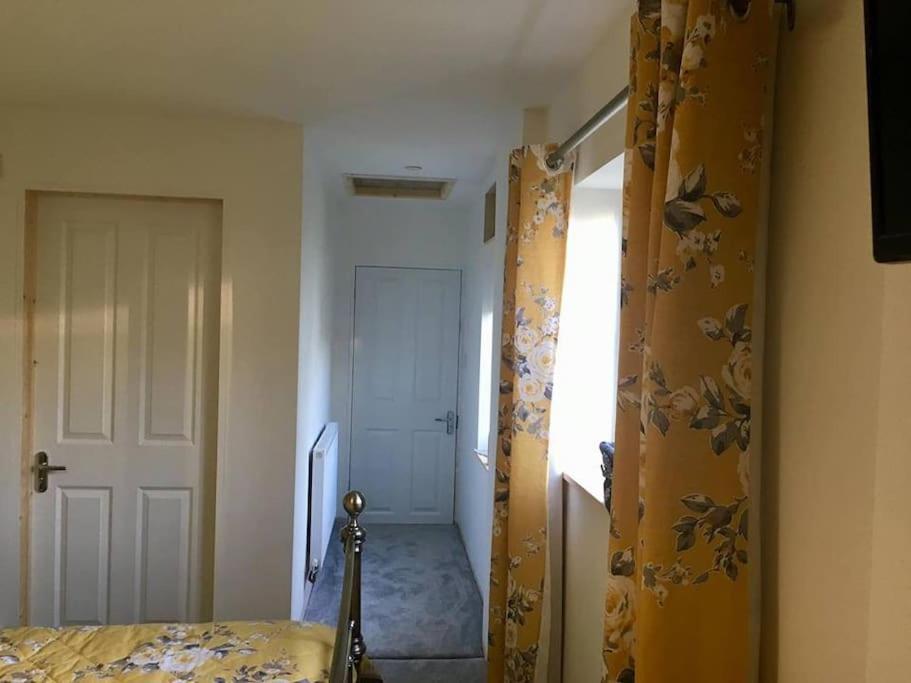 Daffodil House , West Wales لياندوفيري المظهر الخارجي الصورة